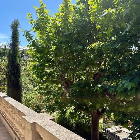 Magdala Arts&résidence Couette-café Hyères