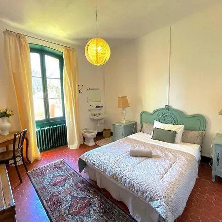 Magdala Arts&résidence Couette-café Hyères